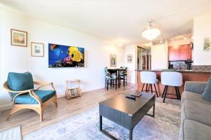 Photo #6 of Stunning Maui Direct Ocean front on the beach, Walk to beach from Condo, Watch Turtles, Whales, AC in all rooms ocean view Pool and Spa in Wailuku, HI
