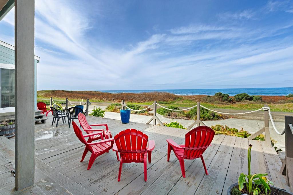Photo #1 of Sea Dream and Sand Dollar Suite in Fort Bragg, CA