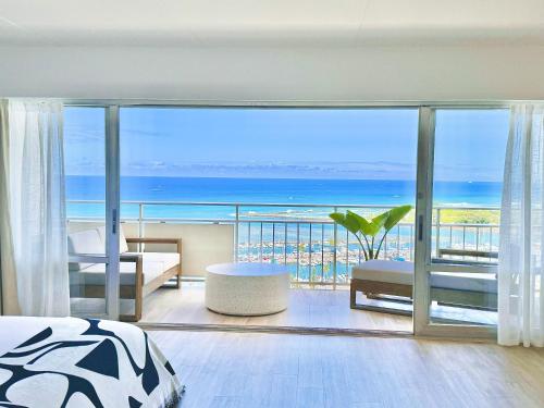 Photo #2 of Panoramic Oceanview Resort - Full Kitchen in Each Room, 2 Swimming Pools, Onsite Restaurants, Fireworks Every Friday in Honolulu, HI