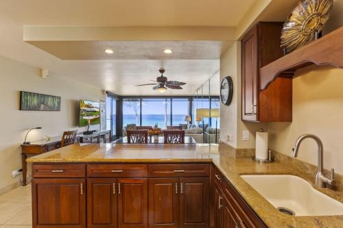 Photo #3 of Ocean Front Gorgeous Views in Lahaina, HI