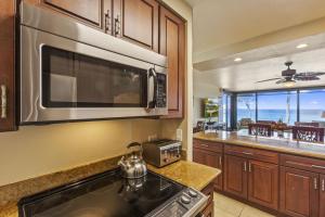 Photo #5 of Ocean Front Gorgeous Views in Lahaina, HI