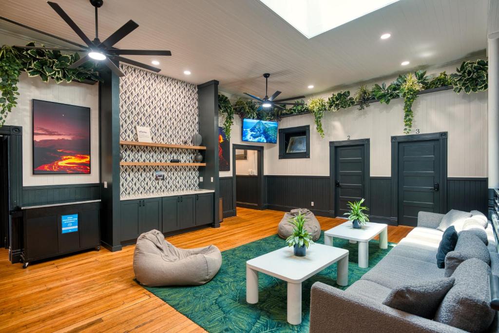 Photo of Howzit Hostels Hawaii in Hilo, HI