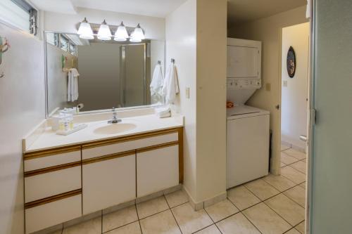 Photo #2 of Waikiki Shore by OUTRIGGER in Honolulu, HI