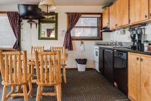Photo #6 of Franciscan Lodge in Tahoe Vista, CA