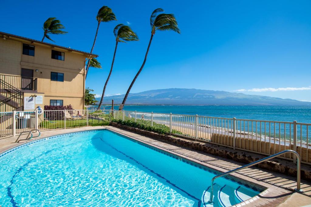 Photo of Hono Kai C12 in Wailuku, HI