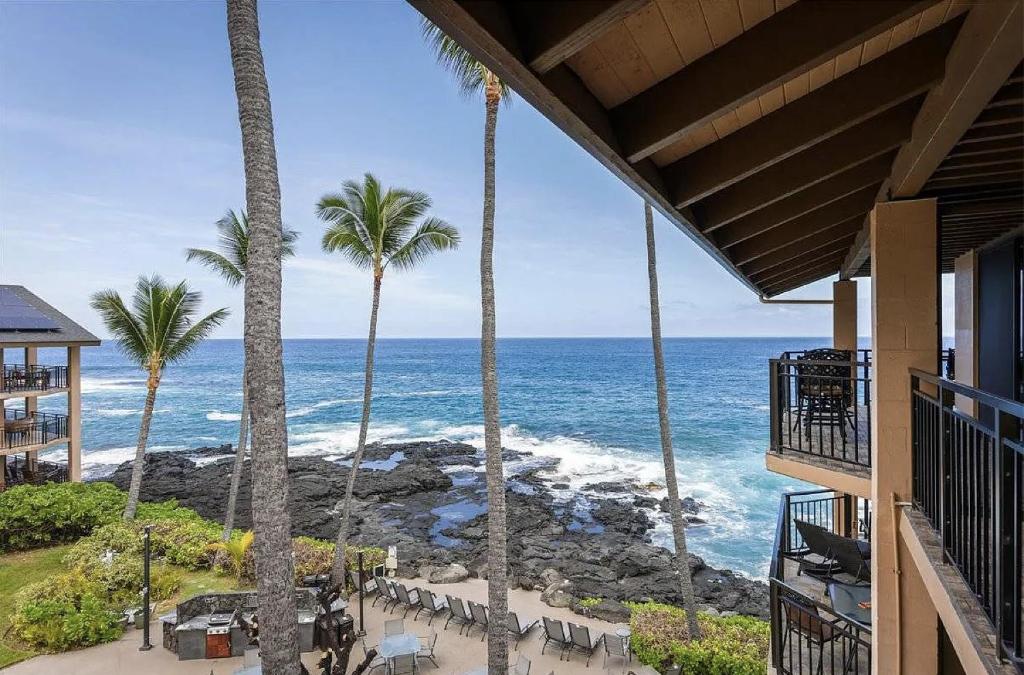 Photo of Oceanfront Penthouse with Loft in Kailua Kona, HI