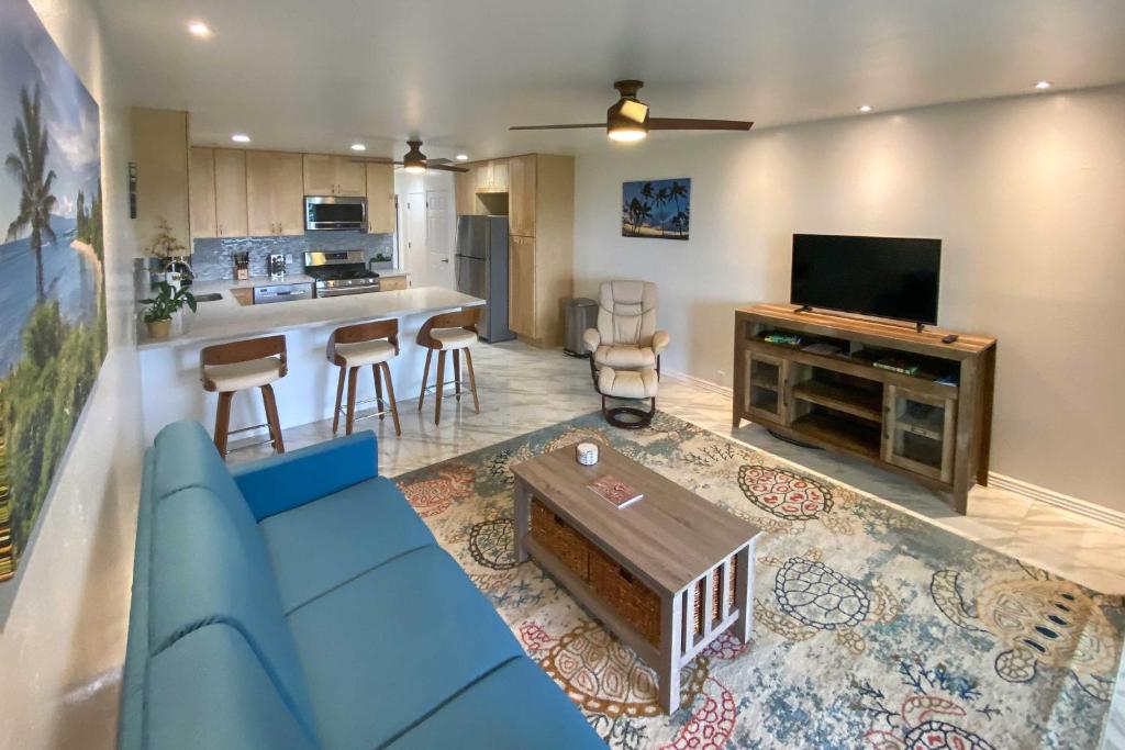 Photo of High-End Resort Condo Nestled on Molokai Shoreline in Kaunakakai, HI