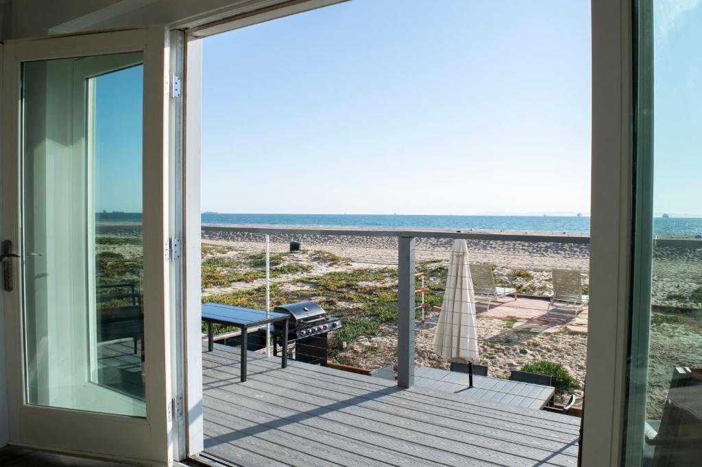 Photo of Luxury Beachfront Condo - Endless Views - Surf 1 in Sunset Beach, CA