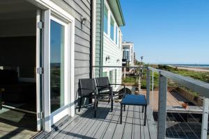Photo #6 of Luxury Beachfront Condo - Endless Views - Surf 1 in Sunset Beach, CA