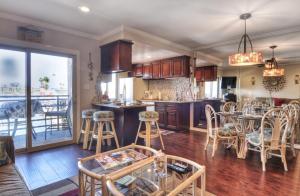 Photo #5 of 314B Harbor View, Steps to the Beach, Free Wifi, Marina Del Mar 314B in Oceanside, CA