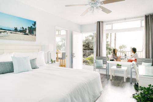 Photo #2 of Bayside Hotel in Santa Monica, CA