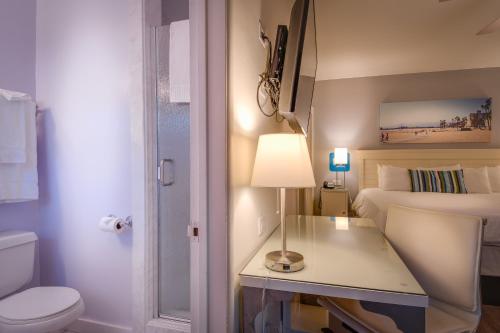 Photo #3 of Bayside Hotel in Santa Monica, CA