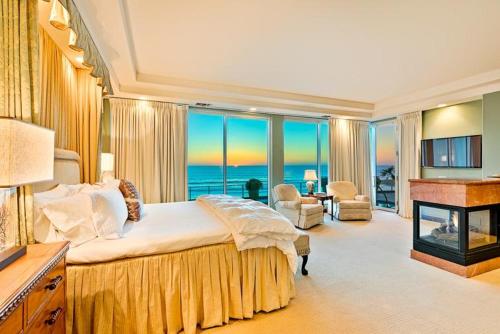 Photo #2 of Celebrity Oceanfront Estate in San Diego, CA