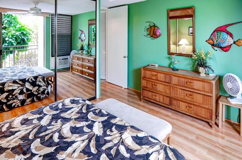 Photo #2 of Oceanview Kailua-Kona Condo with Private Balcony! in Kailua Kona, HI