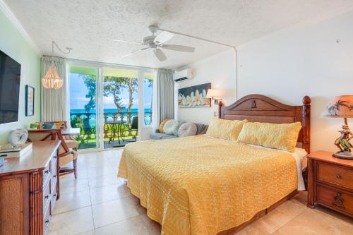 Photo #2 of "Slice of Paradise" Oceanfront Studio at Islander on the Beach 225 in Kapaa, HI