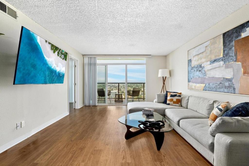 Photo of The Lapis Haven -Ocean views 3BR Retreat Pool, Gym jacuzzi in Marina del Rey, CA