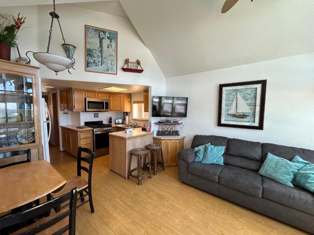 Photo #1 of Ocean Front Cabin 11 W Jacuzzi & Superb Views in Smith River, CA