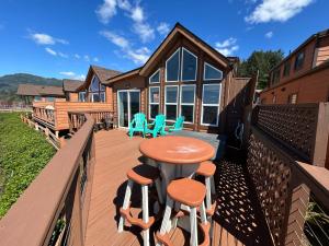 Photo #5 of Ocean Front Cabin 11 W Jacuzzi & Superb Views in Smith River, CA