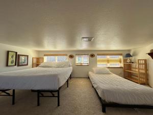 Photo #6 of Ocean Front Cabin 11 W Jacuzzi & Superb Views in Smith River, CA