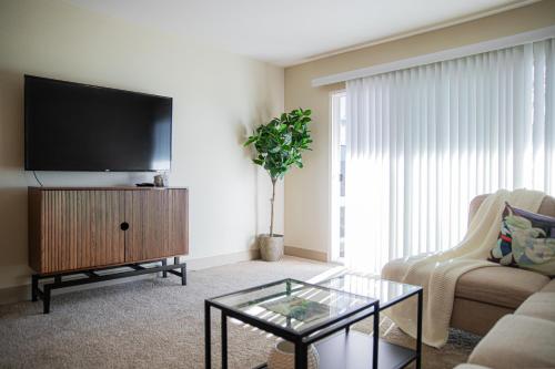 Photo #2 of Luxurious Apartment With The Marina View in Marina del Rey, CA