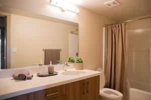 Photo #5 of Luxurious Apartment With The Marina View in Marina del Rey, CA