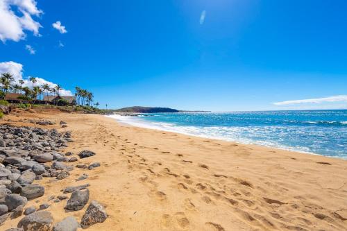 Photo #2 of Paniolo Hale in Maunaloa, HI
