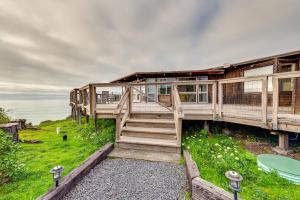 Photo #6 of Serene Irish Beach Home with Panoramic Ocean Views! in Manchester, CA