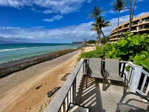 Photo #6 of Oceanfront with AirCon-Hear the waves-Amazing Views-WIFI in Lahaina, HI