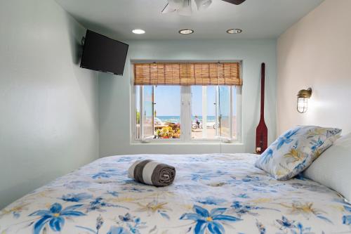 Photo #2 of BEACHFRONT COTTAGE LOWER UNIT in Oceanside, CA