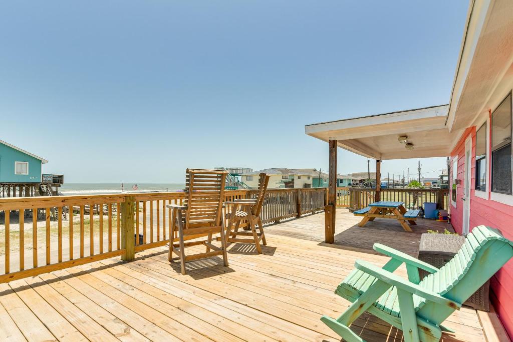 Photo of Oceanfront Deck Surfside Beach Vacation Rental! in Freeport, TX