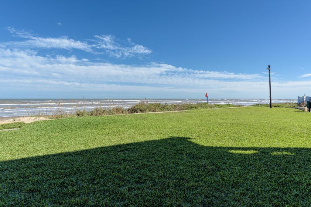 Photo #1 of Tiki 132 in South Padre Island, TX
