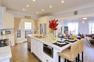 Photo #4 of OCEAN Front Bluff Park Villa W HOT TUB in Huntington Beach, CA