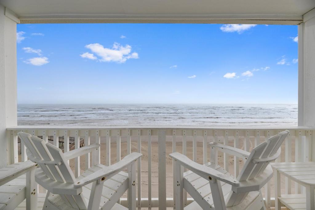 Photo of Seascape 1309 Hotel Room in Jamaica Beach, TX