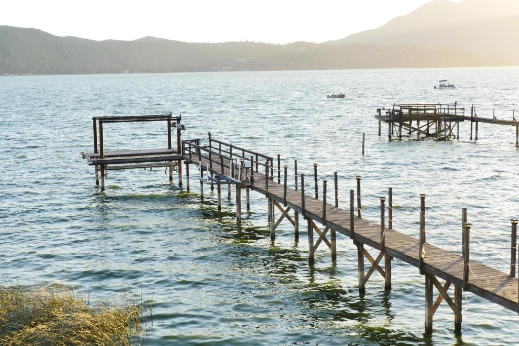 Photo of Bungalow on the lake in Clearlake, CA