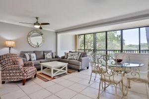 Photo #5 of Midnight Cove II 823 in Sarasota, FL