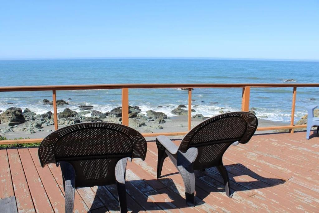 Photo #1 of Ocean Front Cabin 16, Jacuzzi & Incredible Views in Smith River, CA