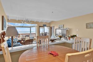 Photo #5 of Lux Oceanfront Villa With Breathtaking Views in Avalon, CA