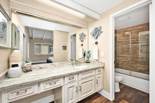 Photo #3 of Stunning Oceanfront Retreat in Newport Beach in Newport Beach, CA
