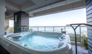 Photo #6 of ESPACIO THE JEWEL OF WAIKIKI in Honolulu, HI