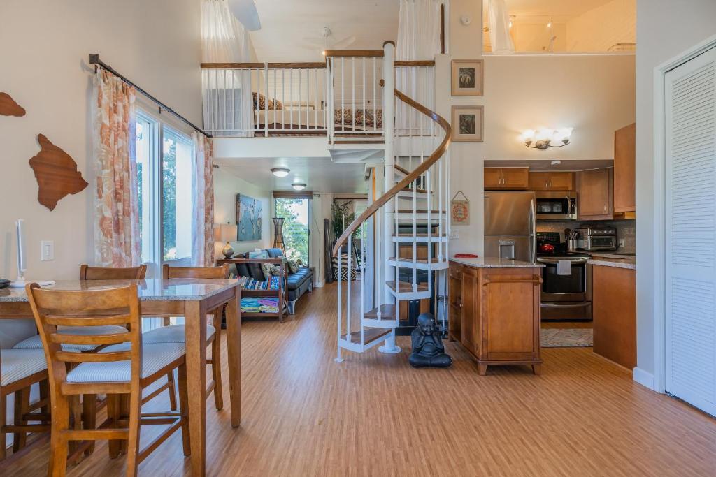 Photo of Makani Moana Loft - Golf Course View - North Shore - Sleeps 2 in Kahuku, HI