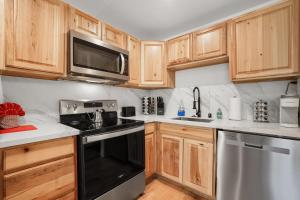Photo #6 of Heavenly Lakeside Retreat Close to downtown in South Lake Tahoe, CA
