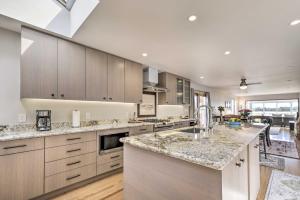 Photo #4 of Ideally Located San Francisco Bay Home with Sunroom! in Alameda, CA