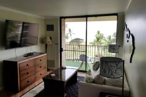 Photo #6 of Oceanfront penthouse with amazing views at Kauhale Makai in Kihei, HI