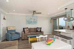 Photo #5 of 201A Beach View, 30 Steps to the sand or pool, Corner condo with extra windows and views in Oceanside, CA