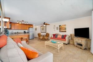 Photo #5 of Magical Beachfront Condo in Hauula, HI
