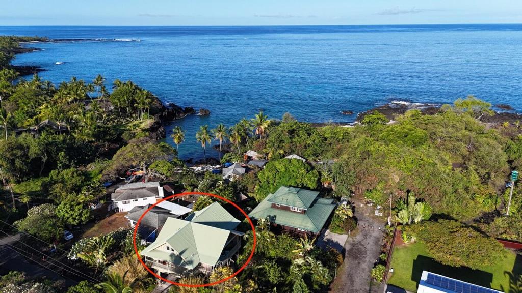 Photo of Amazing Views of the Bay and Ocean, Steps to Beach in Captain Cook, HI