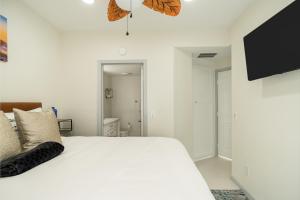 Photo #5 of The Shining Sea E in Oceanside, CA