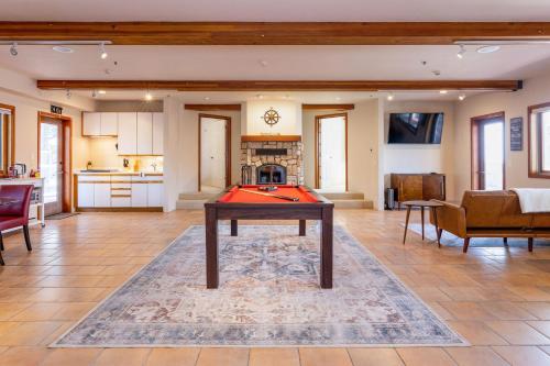 Photo #2 of Beach Villa Home - Walk to Beaches Trails Restaurants Activities & more in Half Moon Bay, CA