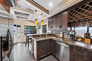 Photo #4 of Villa Palazzo D'Stella at the Retreat in Laguna Beach, CA