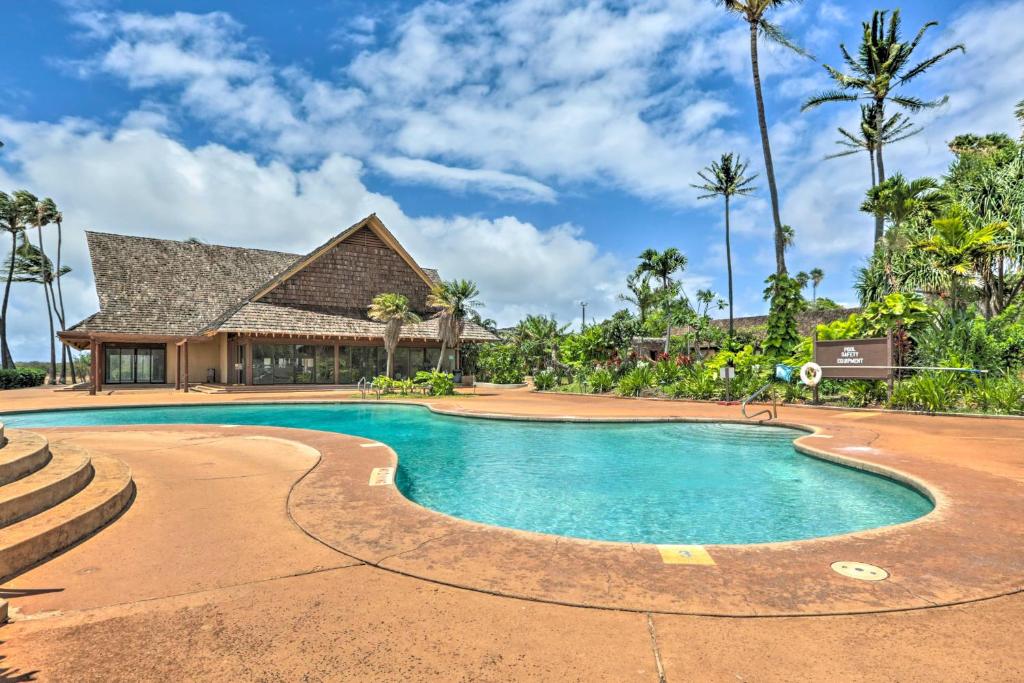 Photo of Oceanfront Maunaloa Condo, Steps to Pool and Beach! in Maunaloa, HI